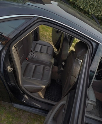 Audi A4 cena 13900 przebieg: 254000, rok produkcji 2001 z Staszów małe 211
